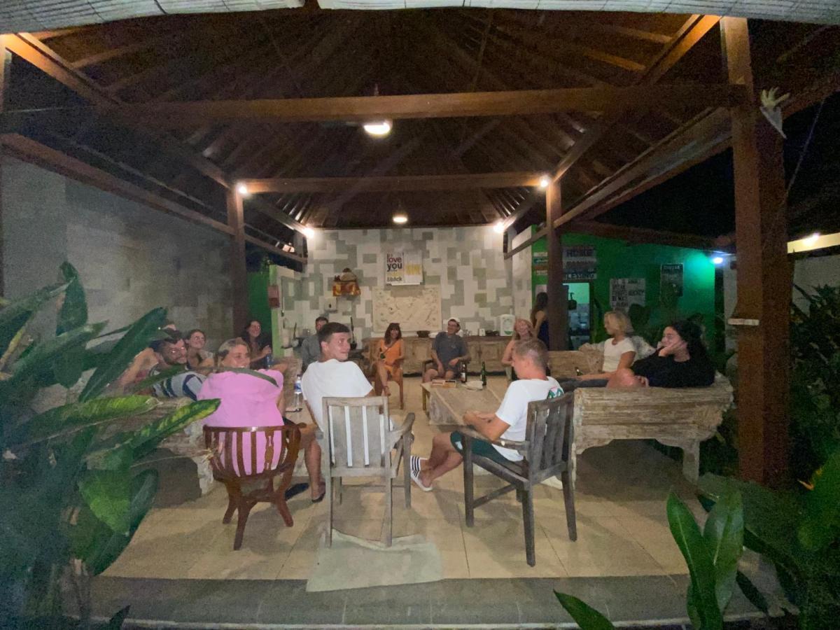 Lembongan Hostel Nusa Lembongan Extérieur photo