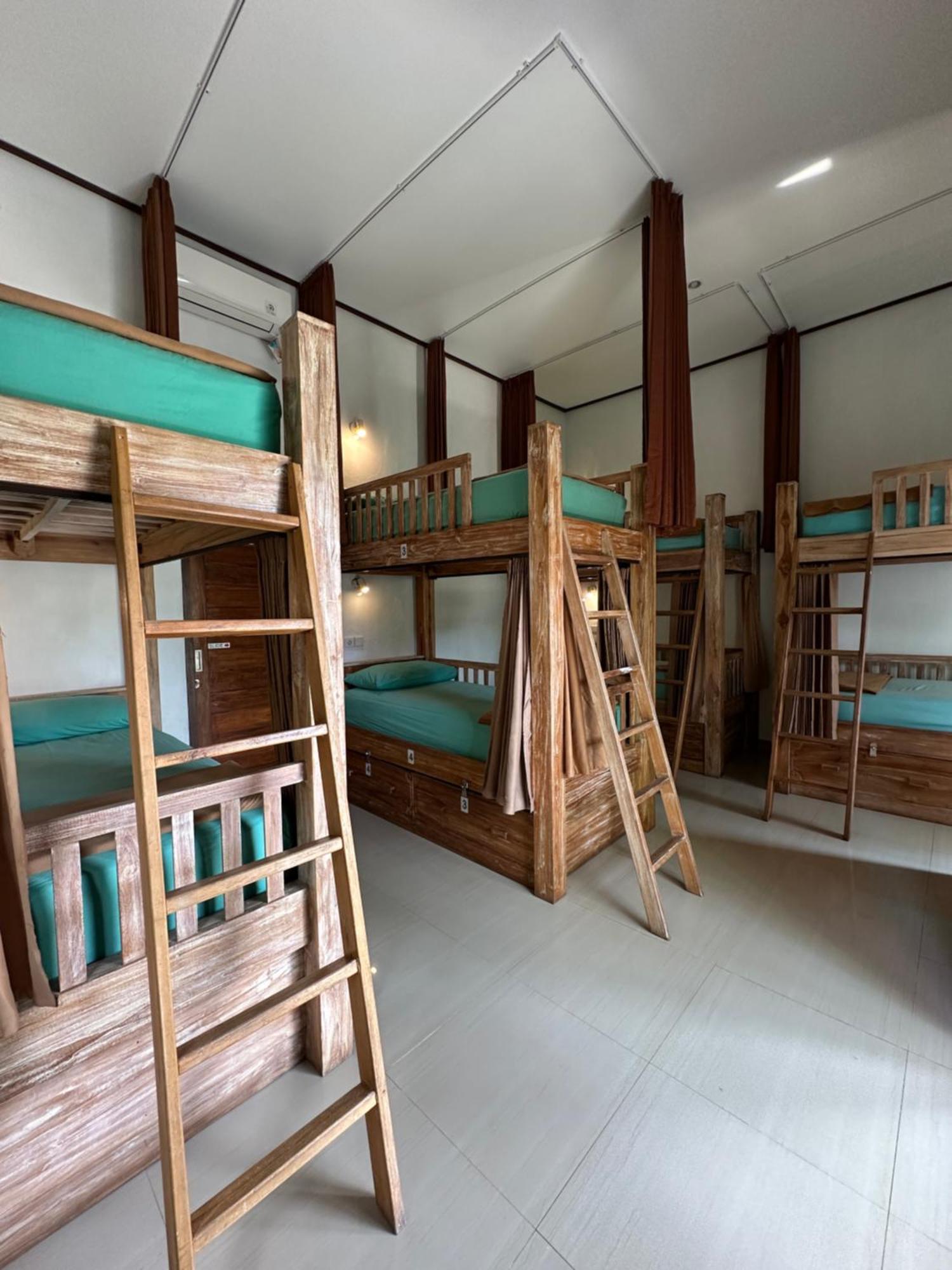 Lembongan Hostel Nusa Lembongan Extérieur photo