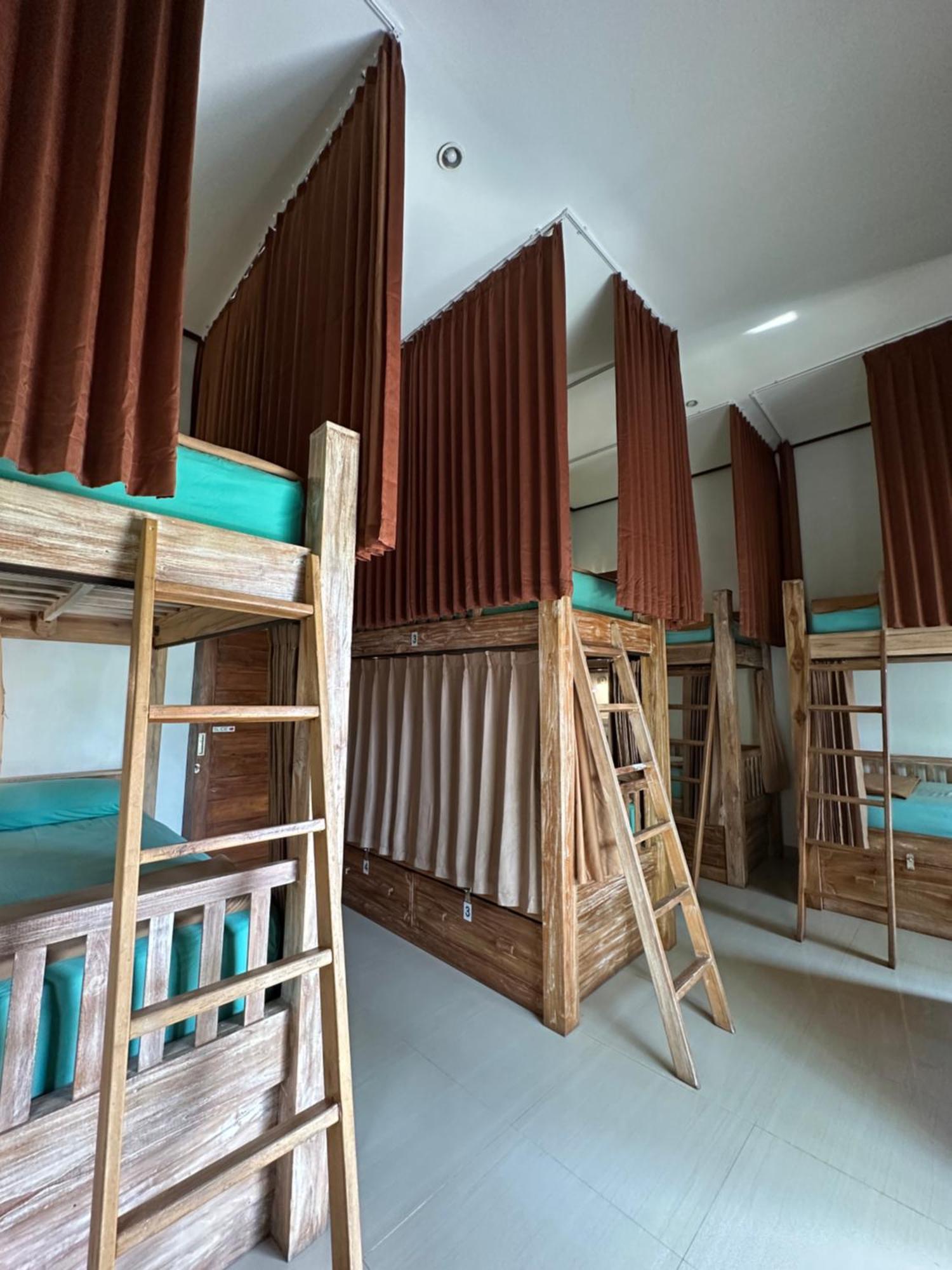 Lembongan Hostel Nusa Lembongan Extérieur photo