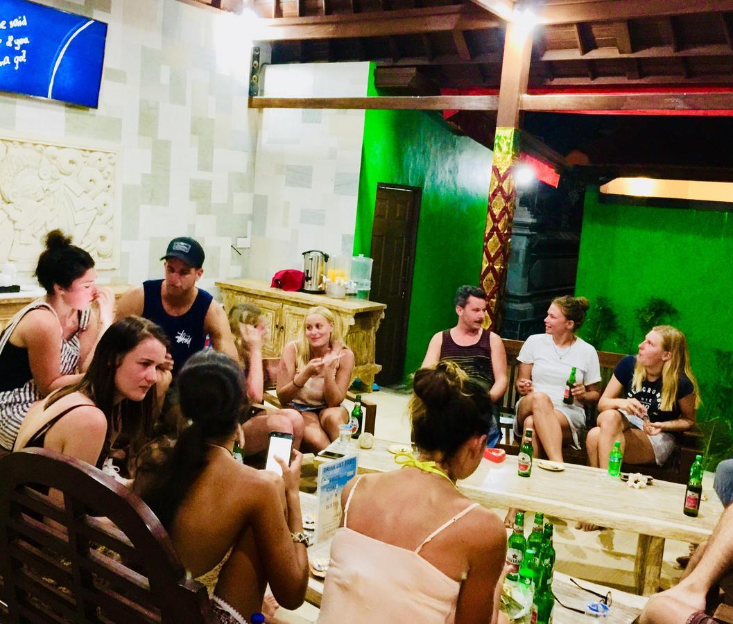 Lembongan Hostel Nusa Lembongan Extérieur photo