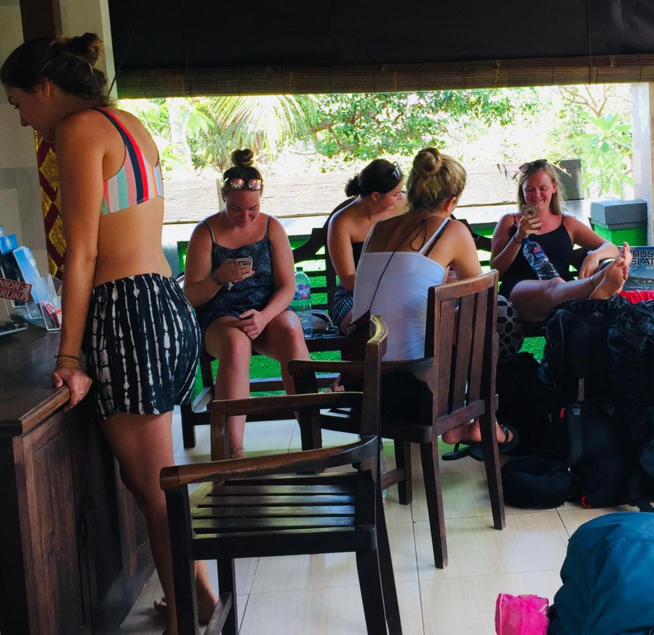 Lembongan Hostel Nusa Lembongan Extérieur photo