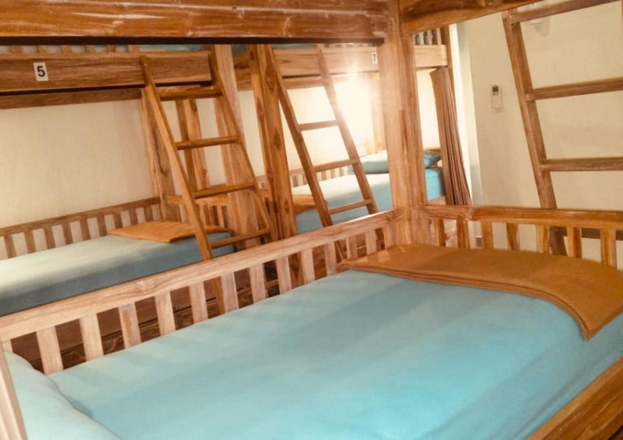 Lembongan Hostel Nusa Lembongan Extérieur photo