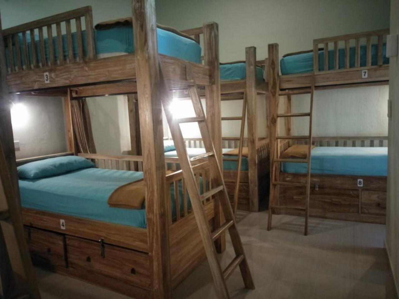 Lembongan Hostel Nusa Lembongan Extérieur photo