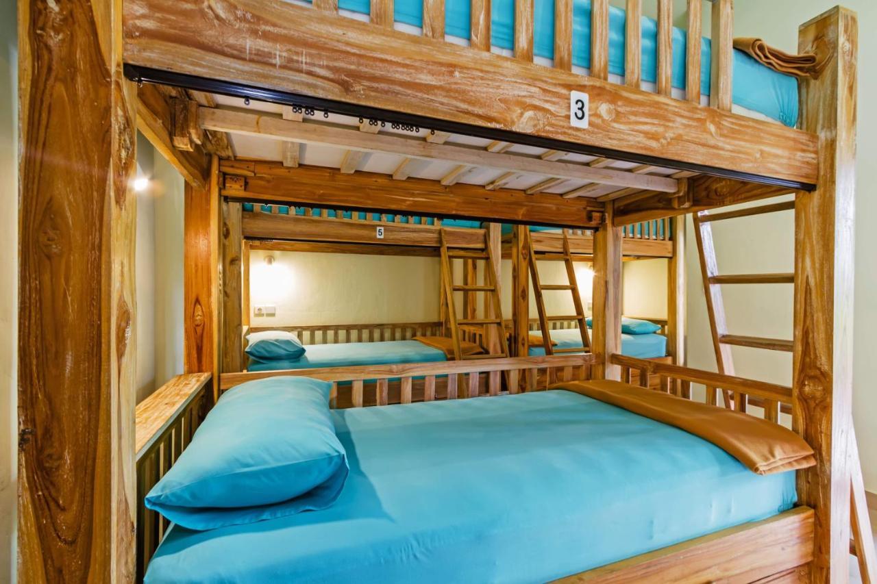 Lembongan Hostel Nusa Lembongan Extérieur photo
