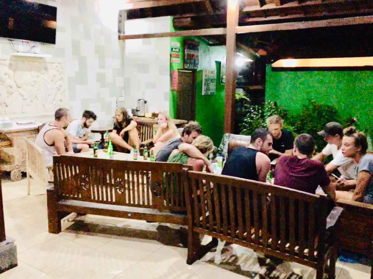 Lembongan Hostel Nusa Lembongan Extérieur photo